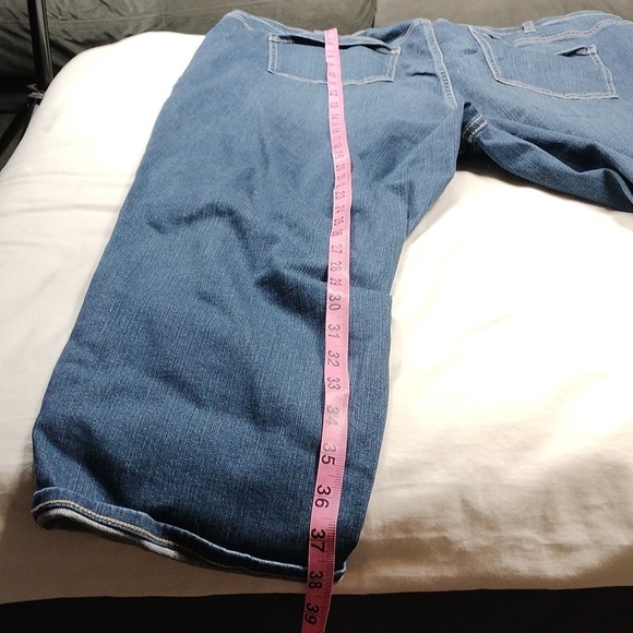 Torrid sky high skinny crop women's jean shorts size 28 - Picture 12 of 14